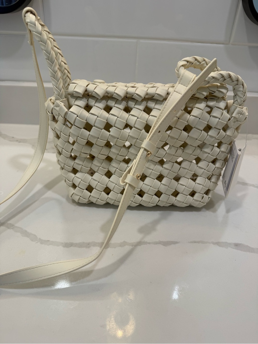 H&M Woven Crossbody Bag in Cream